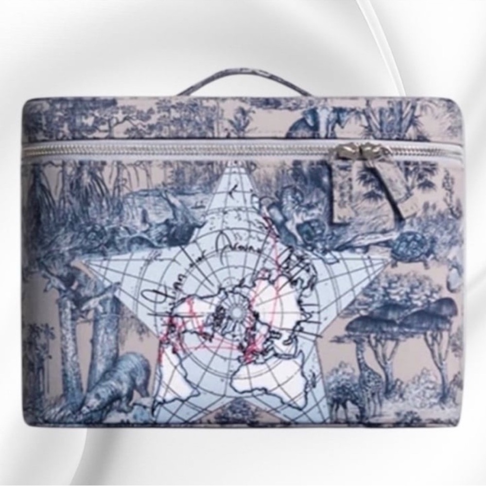 🎉HP🎉 Dior Beauty Around The World Vanity Cosmetic Bag Blue Toile Print Bag - Picture 12 of 12